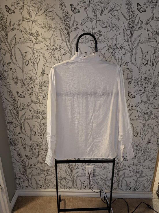 Bisou's Project White Lace Blouse — Size M — NWT - Picture 7 of 10